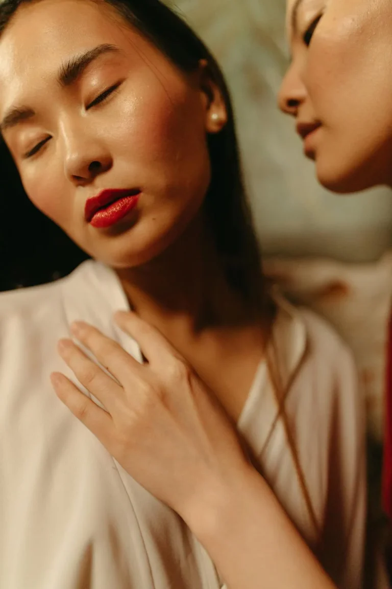 Social Commerce in the Beauty vs. the Fashion sector in China